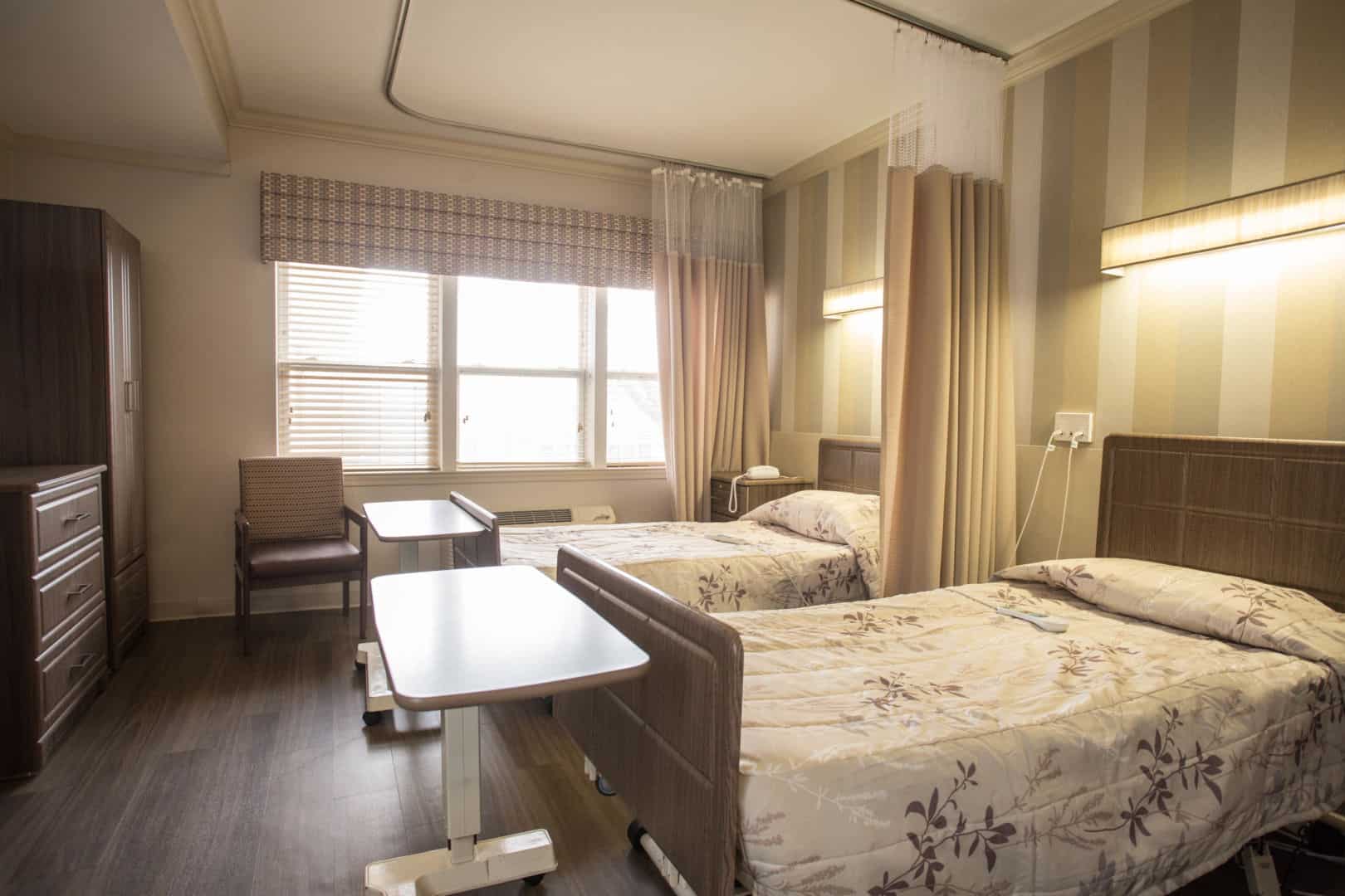 CareOne at Ridgewood Avenue-interior, room