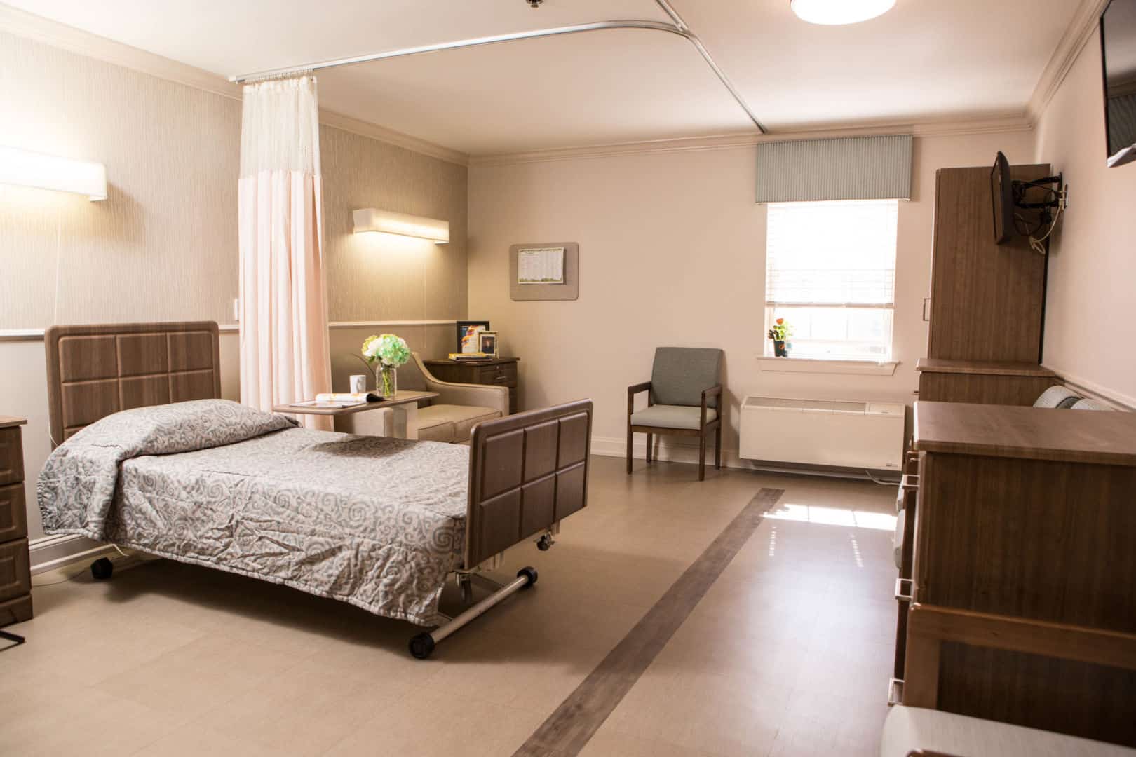 CareOne at Teaneck-Interior, room