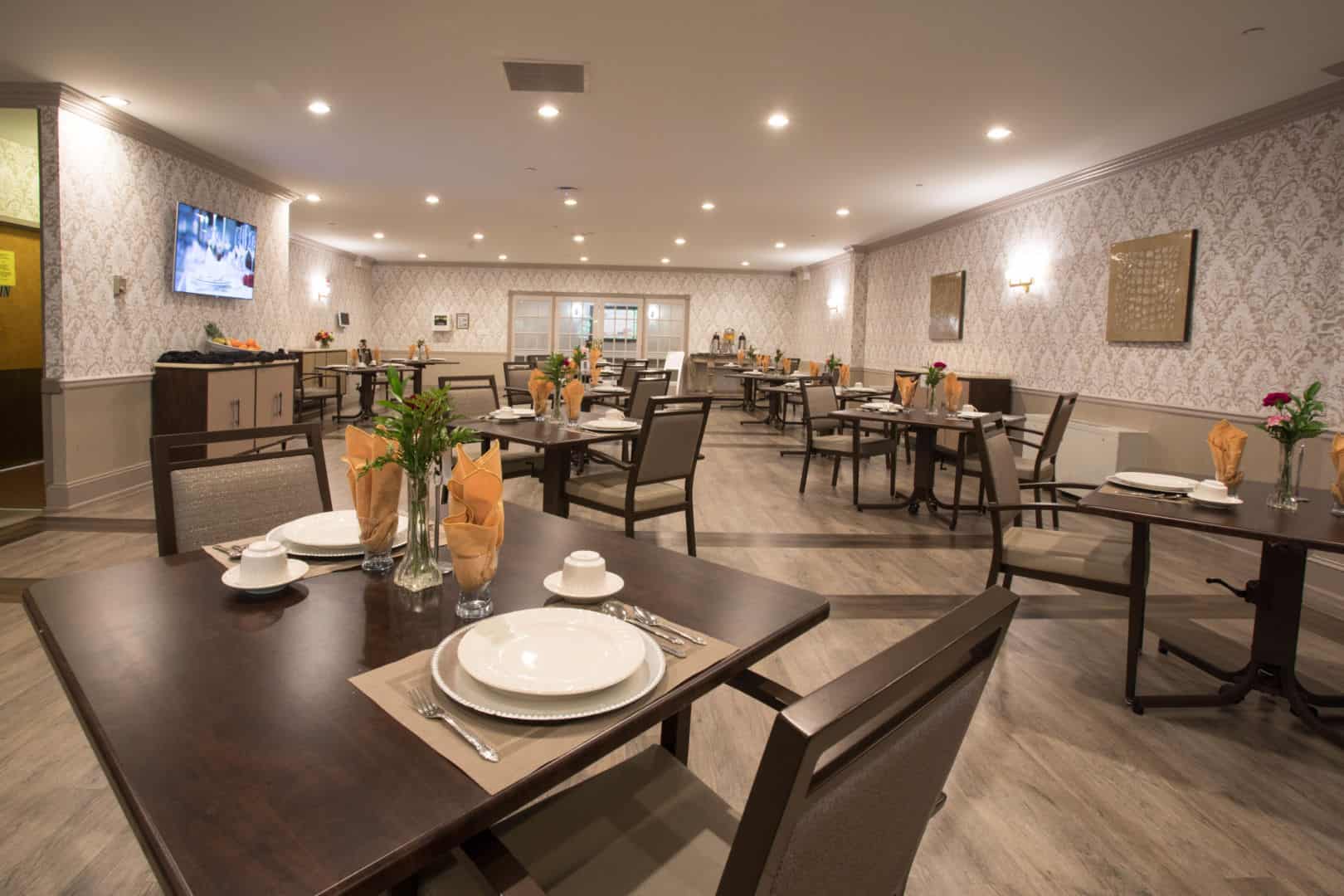 CareOne at Cresskill-Interior, dining room