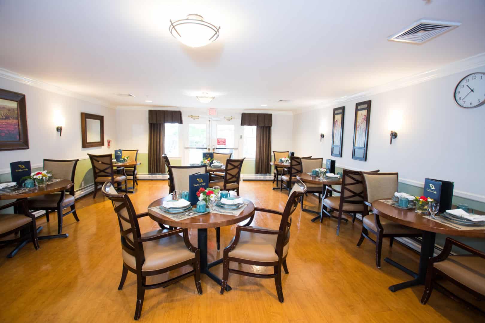 CareOne at Valley-Interior, dining room