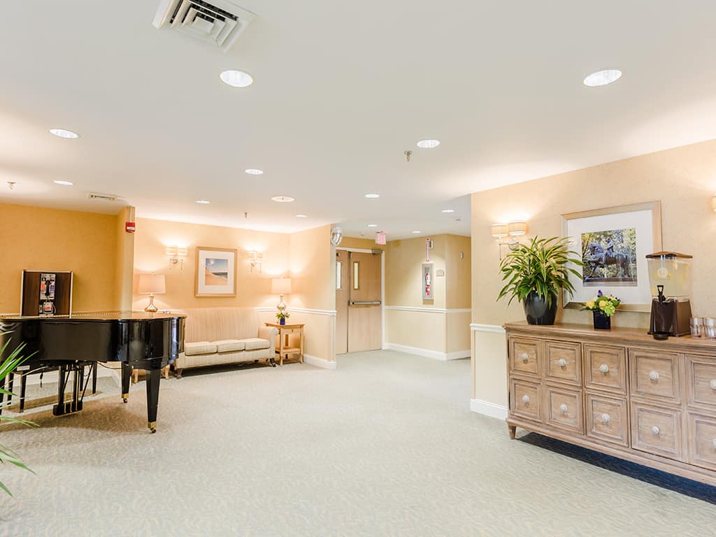 CareOne at Essex Park-Interior, sitting area