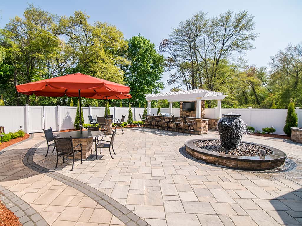 CareOne at Lexington-Exterior, outdoor seating